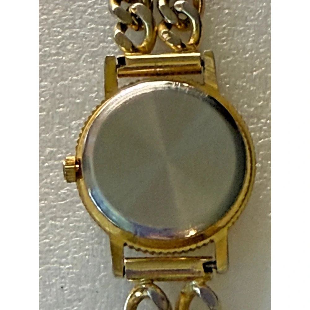 Lot of 11 Vintage Women's Watches Gold‎ Tone Silver Tone Fossil Relic Armitron